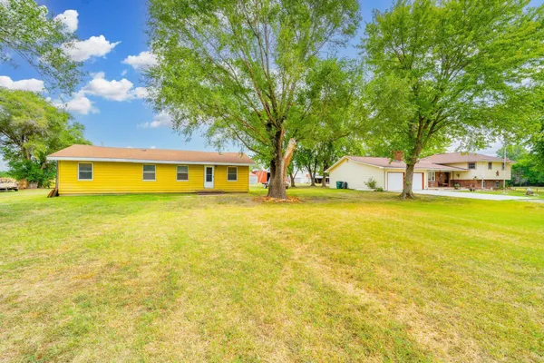 $600,000 | 15568 Southwest 160th Street, Rose Hill, KS 67133