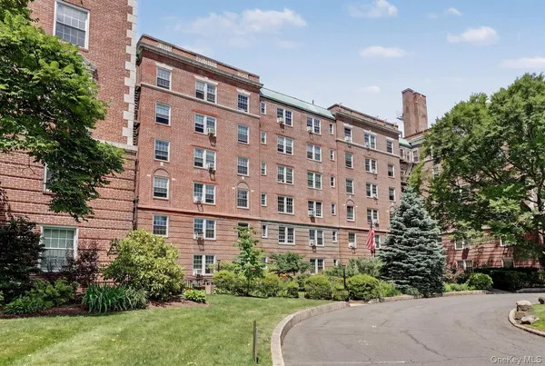$250,000 | 300 South Broadway, Unit 2H, Tarrytown, NY 10591