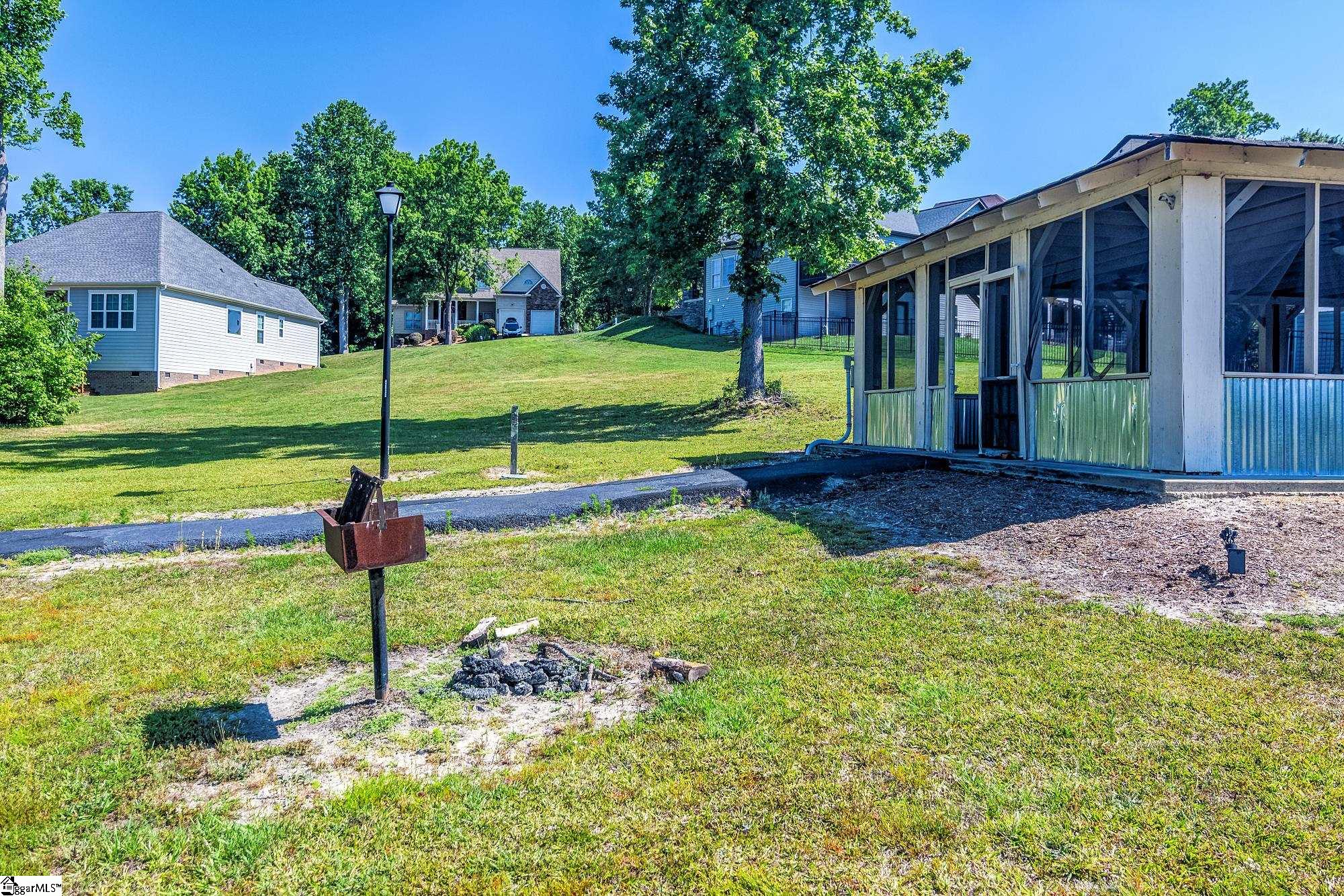 424 Congaree Road Roebuck, SC 29376 - Photo 9 of 20