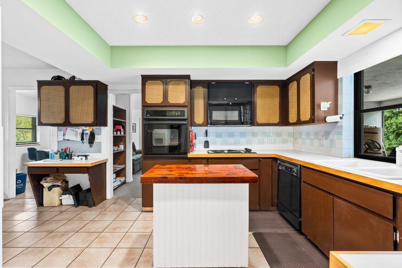 5212 Colbright Road Lake Worth, FL 33467 - Photo 7 of 34 016-5212ColbrightRoad-LakeWorth-FL-33467