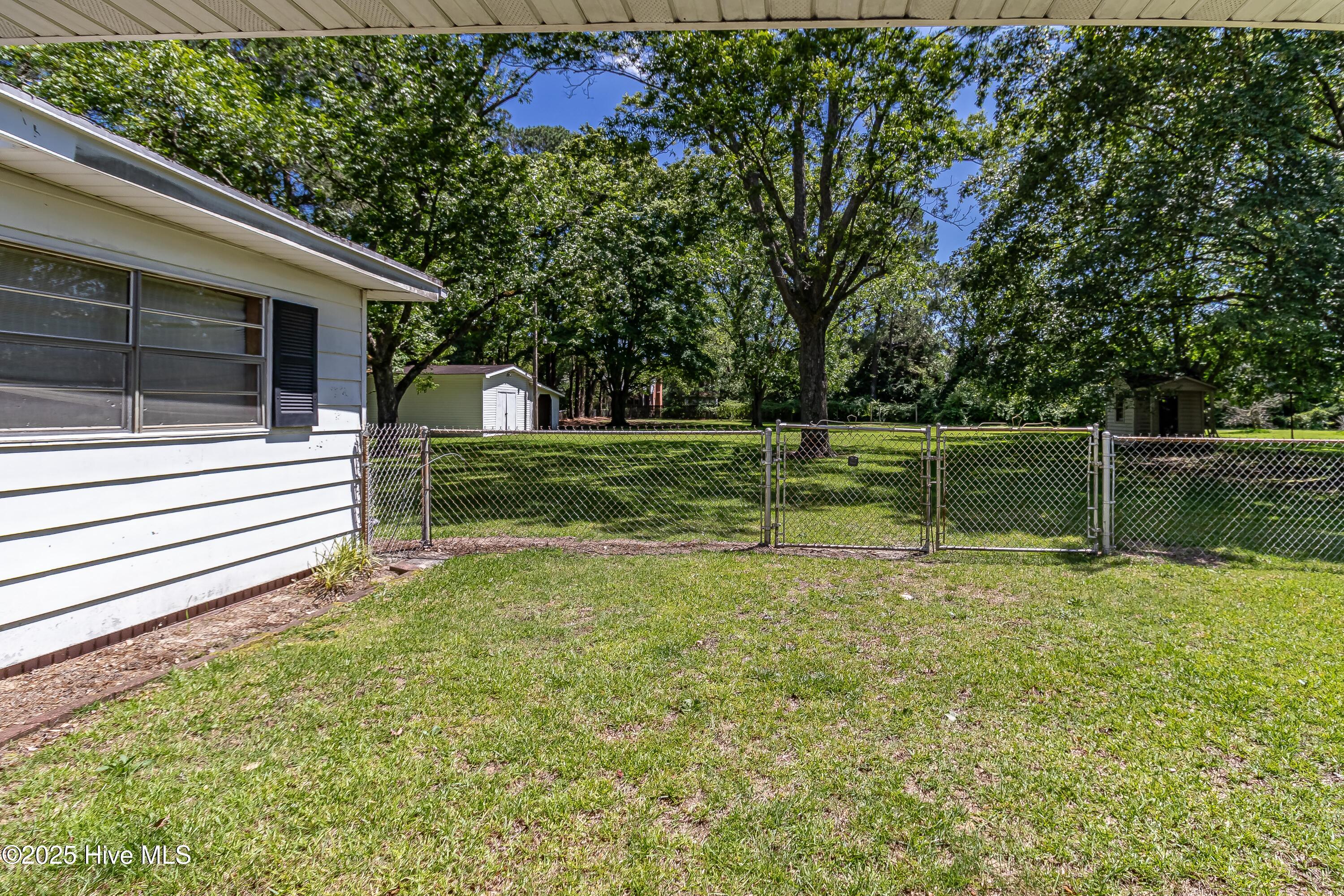 106 East New Hope Road Goldsboro, NC 27534 - Photo 4 of 42 IMG_4678