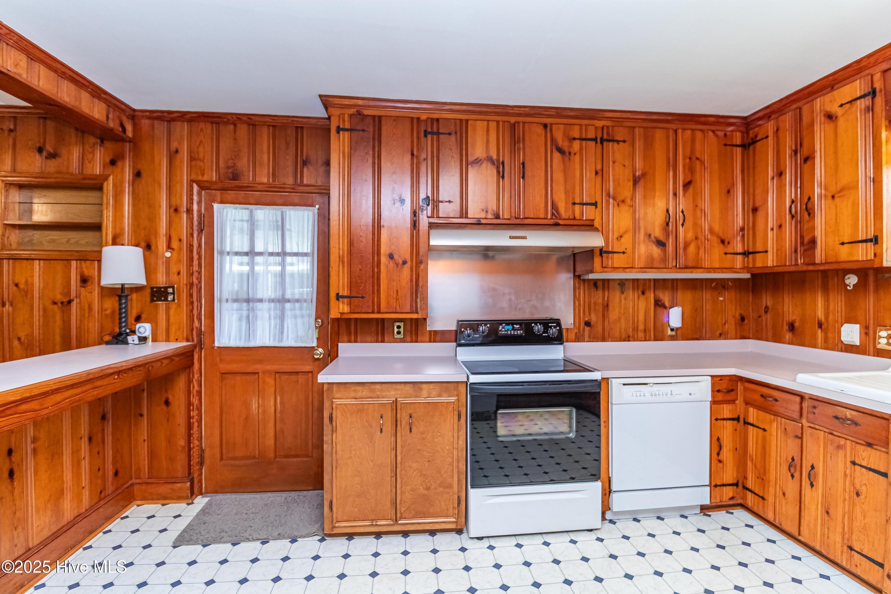 106 East New Hope Road Goldsboro, NC 27534 - Photo 5 of 42 IMG_4622