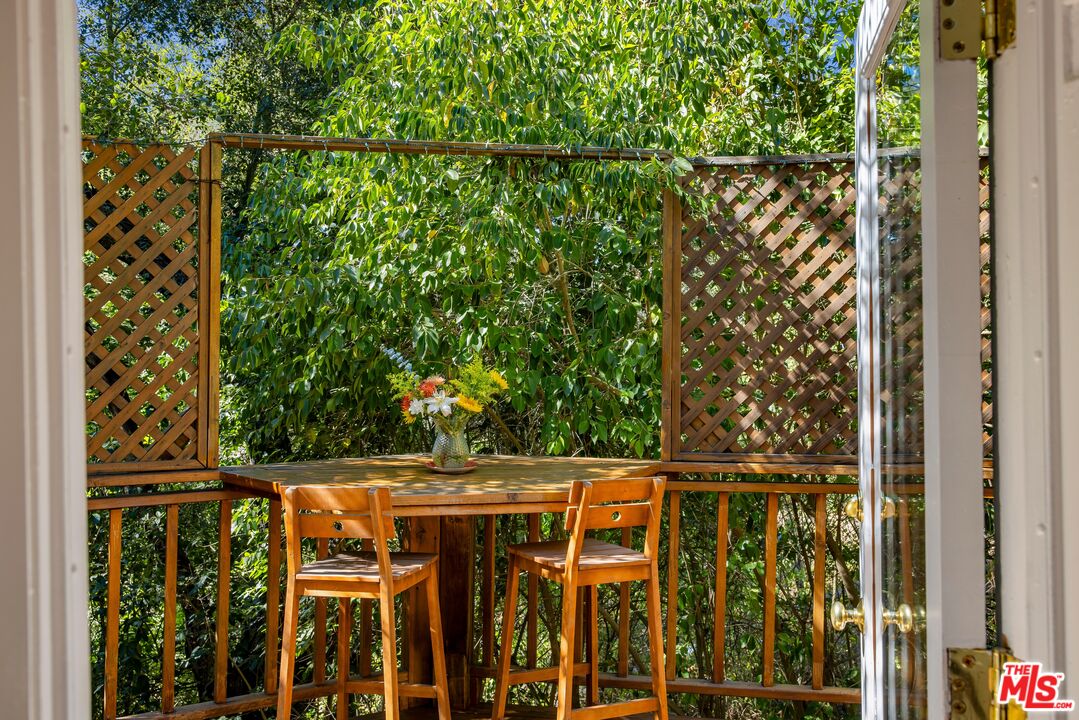 21658 Encina Road Topanga, CA 90290 - Photo 25 of 54 Gallery Image 25