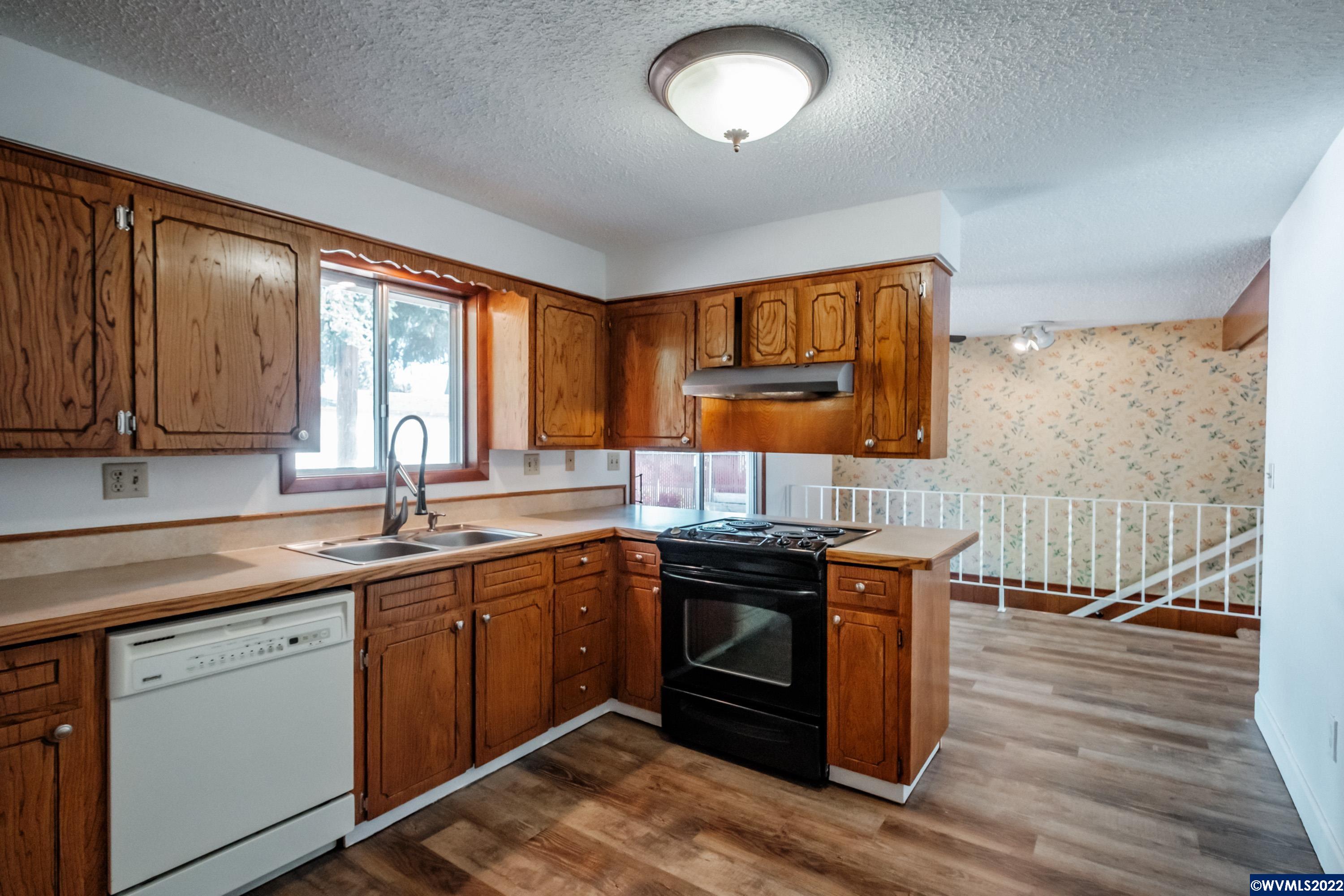 4480 Lone Oak Road Southeast Salem, OR 97302 - Photo 10 of 40 Gallery Image 10