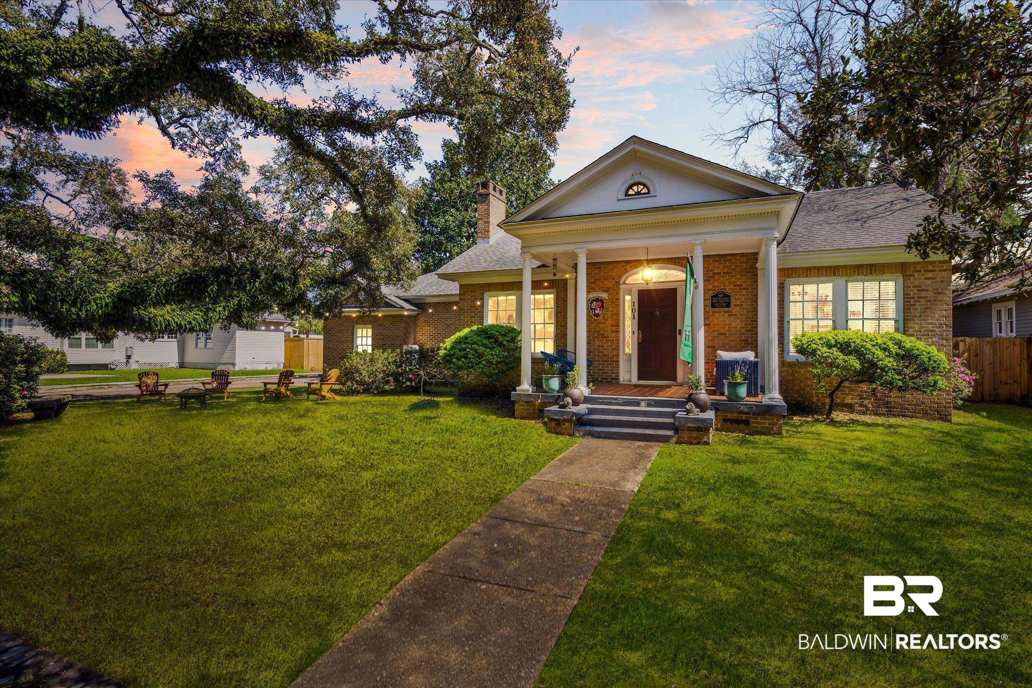 101 Houston Street Mobile, AL 36606 - Photo 3 of 27