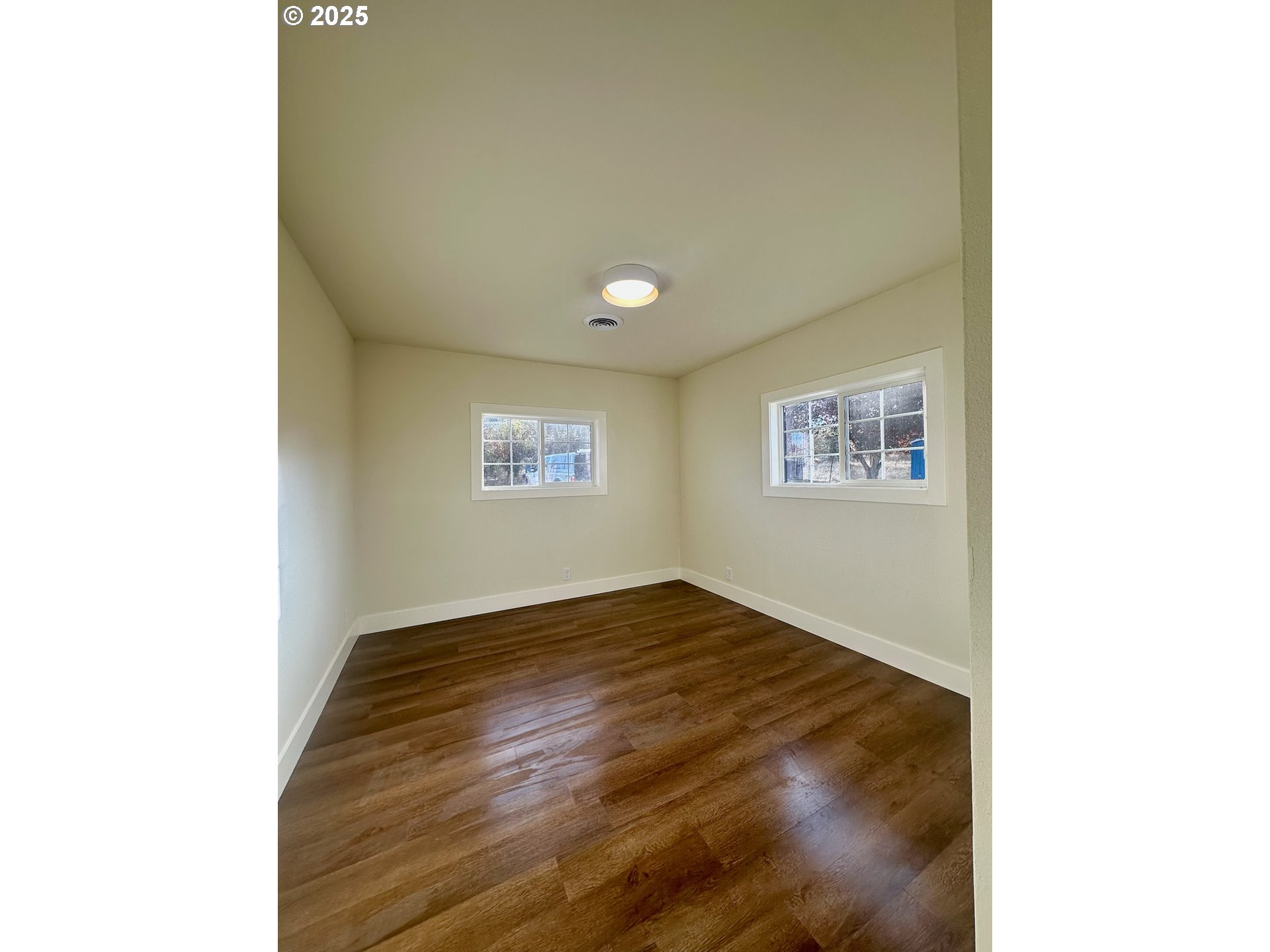 1858 Old Town Loop Road Oakland, OR 97462 - Photo 19 of 31 Gallery Image 19