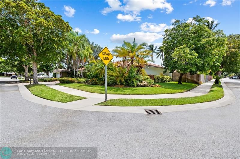 3401 North 31st Terrace Hollywood, FL 33021 - Photo 35 of 35 a view of a playground with basketball court