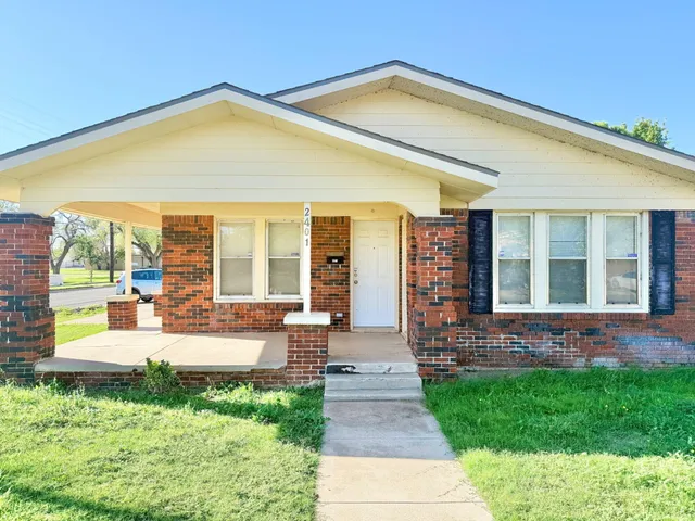 $850 | 2401 21st Street, Lubbock, TX 79411