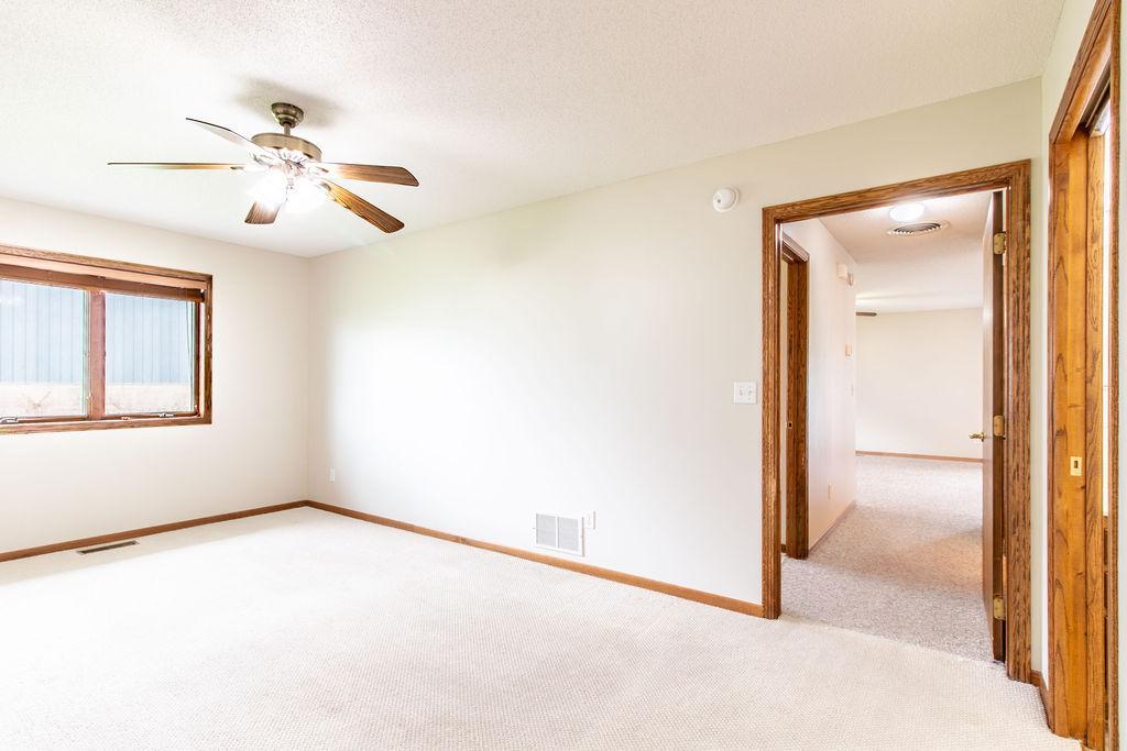 710 South 10th Street Bird Island, MN 55310 - Photo 21 of 31