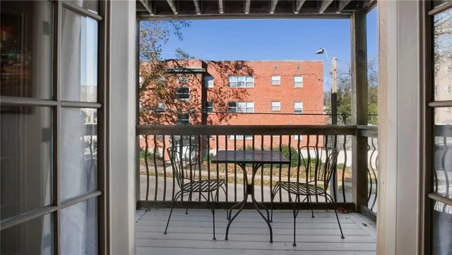 $149,900 | 1211 West 45th Street, Unit 2W, Kansas City, MO 64111
