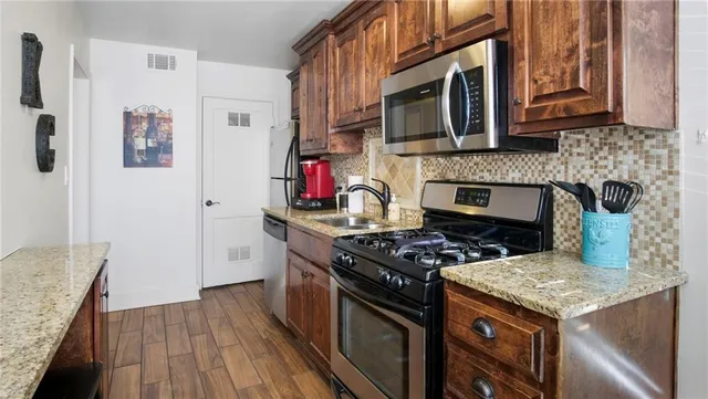 $149,900 | 1211 West 45th Street, Unit 2W, Kansas City, MO 64111