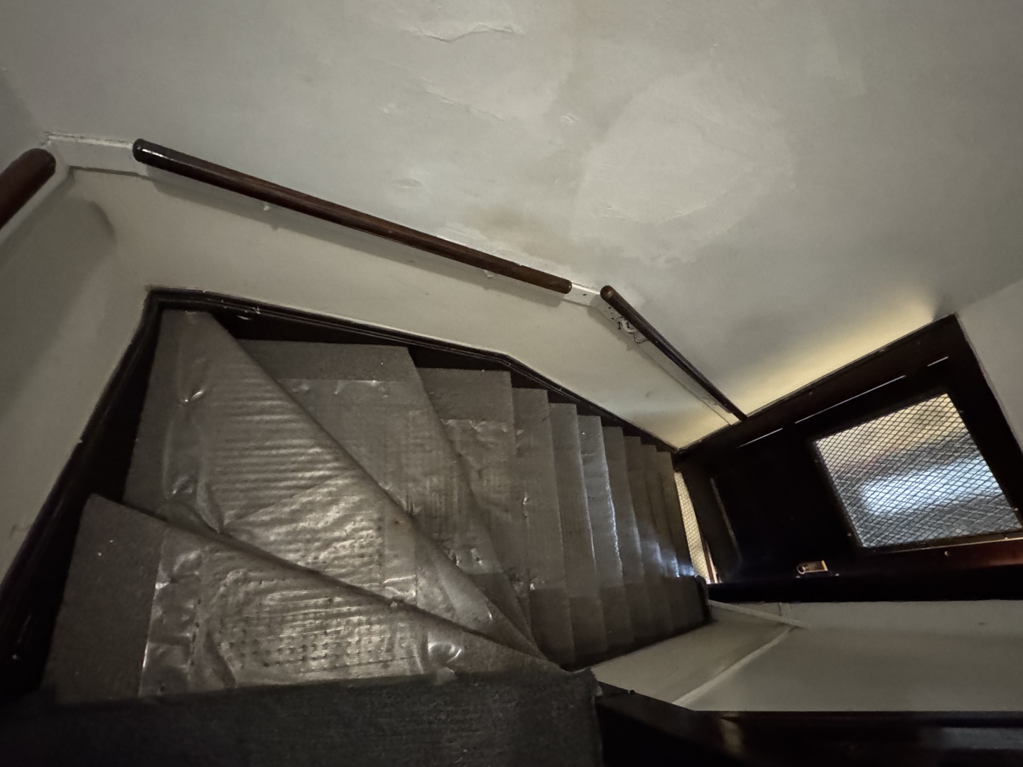 7329 South Coles Avenue Chicago, IL 60649 - Photo 5 of 20 a view of entryway