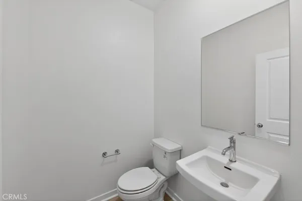$439,990 | 33185 Opal Glass Drive, Winchester, CA 92596