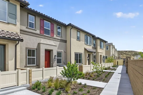 $439,990 | 33185 Opal Glass Drive, Winchester, CA 92596