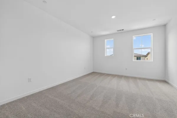 $439,990 | 33185 Opal Glass Drive, Winchester, CA 92596