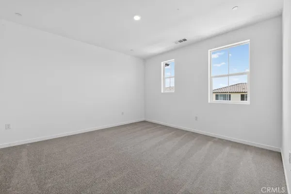 $439,990 | 33185 Opal Glass Drive, Winchester, CA 92596