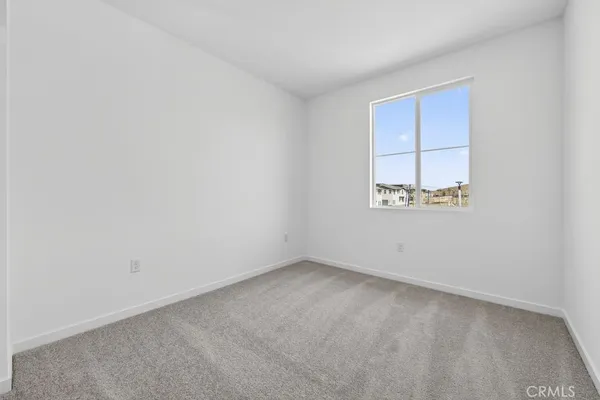 $439,990 | 33185 Opal Glass Drive, Winchester, CA 92596