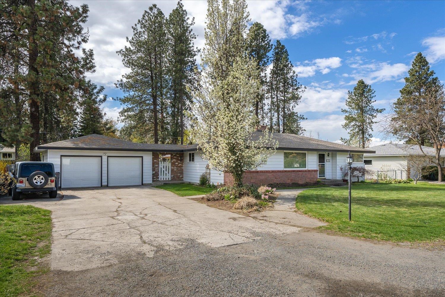 1706 South McCabe Road Spokane Valley, WA 99216 - Photo 1 of 39