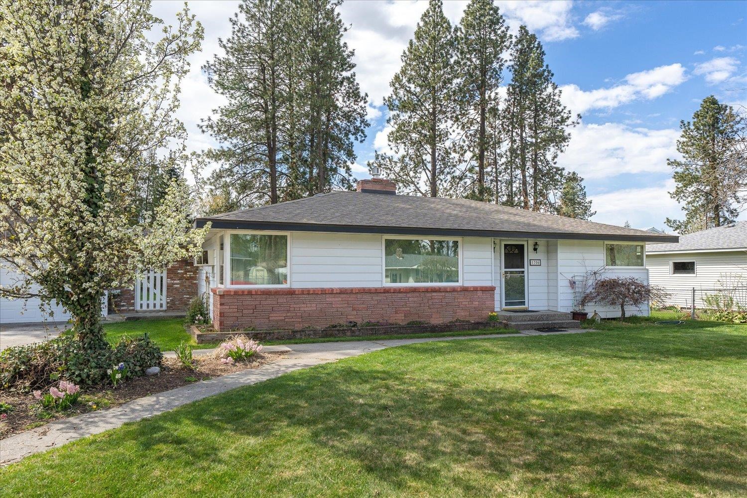 1706 South McCabe Road Spokane Valley, WA 99216 - Photo 2 of 39