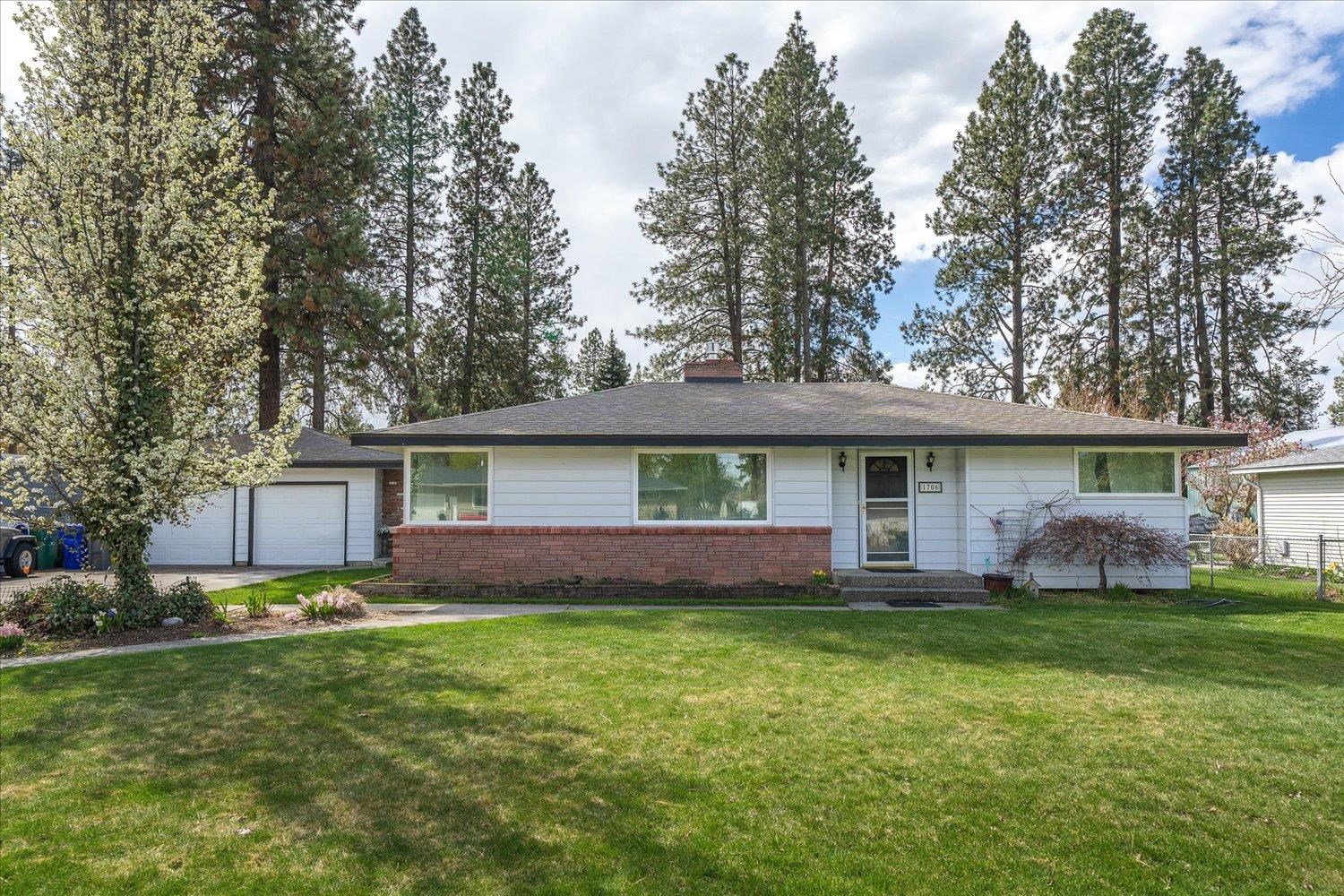1706 South McCabe Road Spokane Valley, WA 99216 - Photo 3 of 39