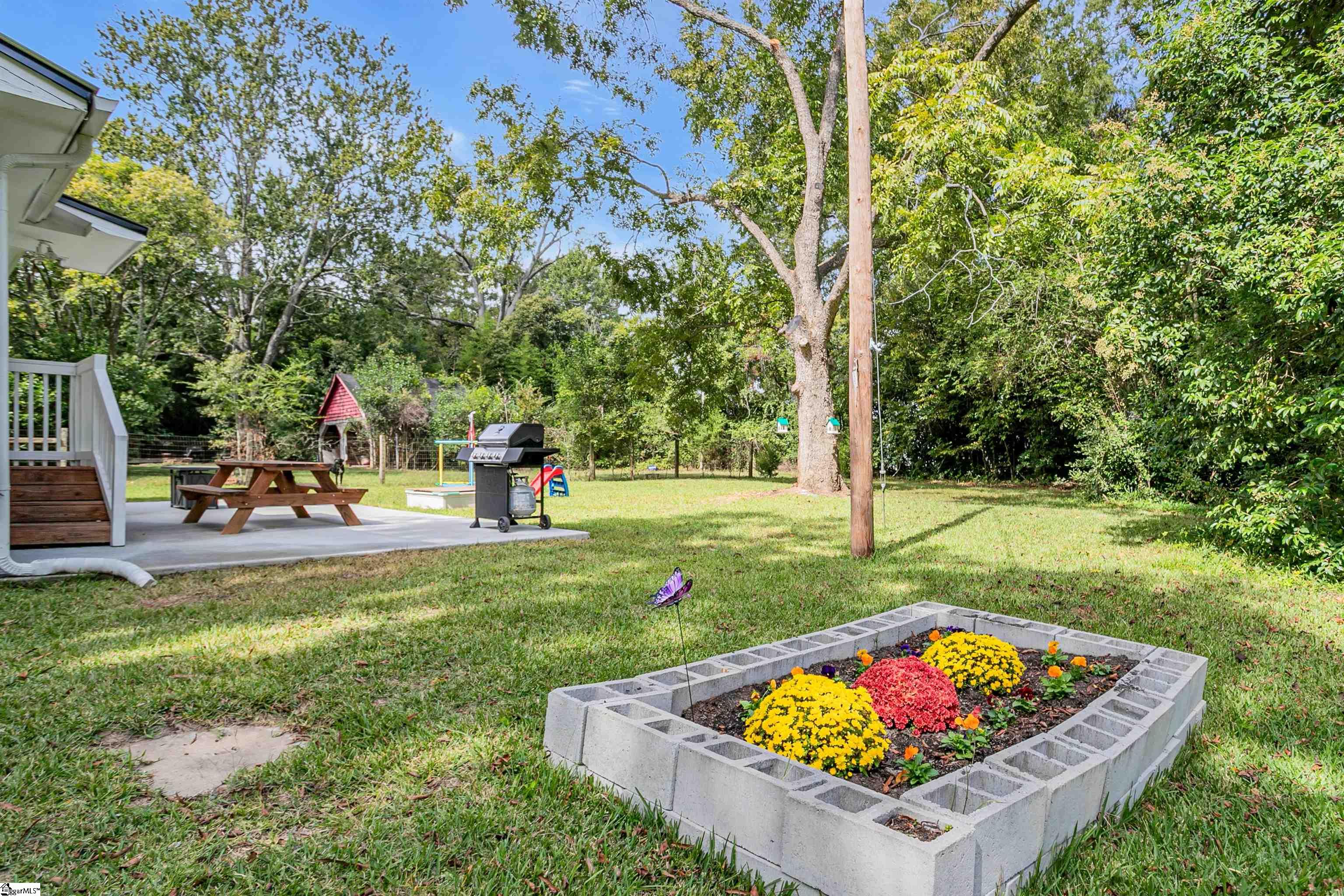 613 East Florida Street Clinton, SC 29325 - Photo 17 of 30