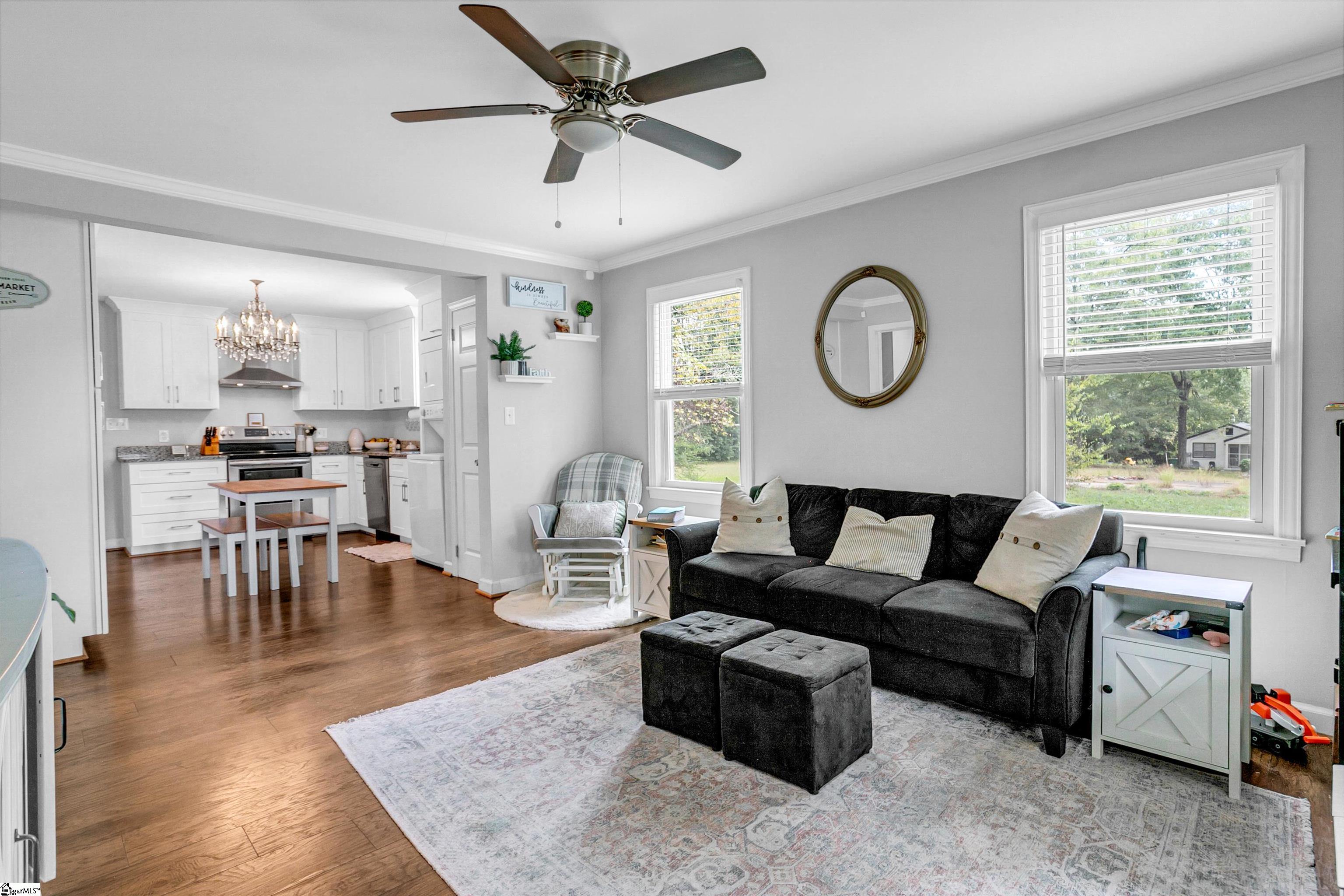 613 East Florida Street Clinton, SC 29325 - Photo 3 of 30