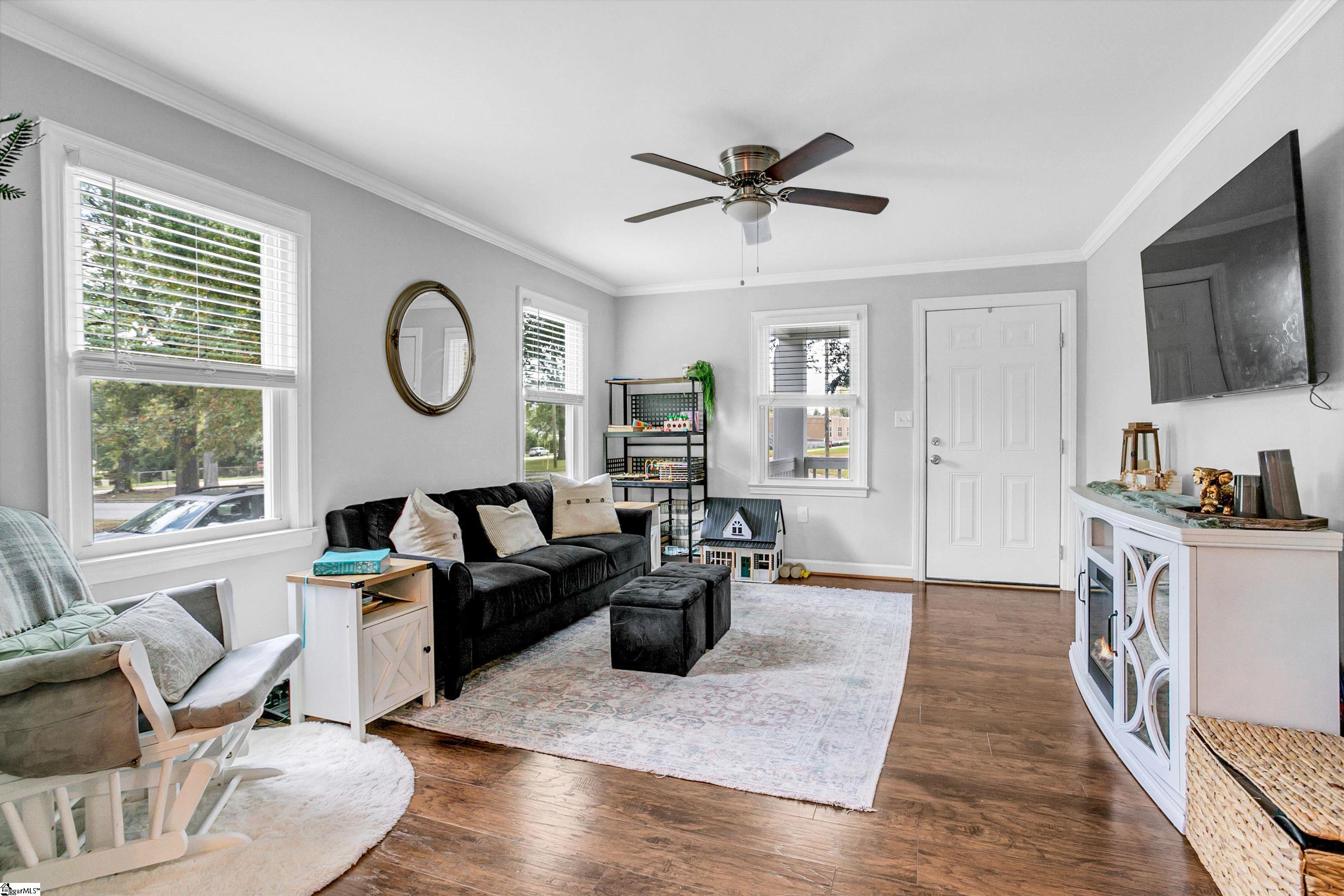 613 East Florida Street Clinton, SC 29325 - Photo 4 of 30