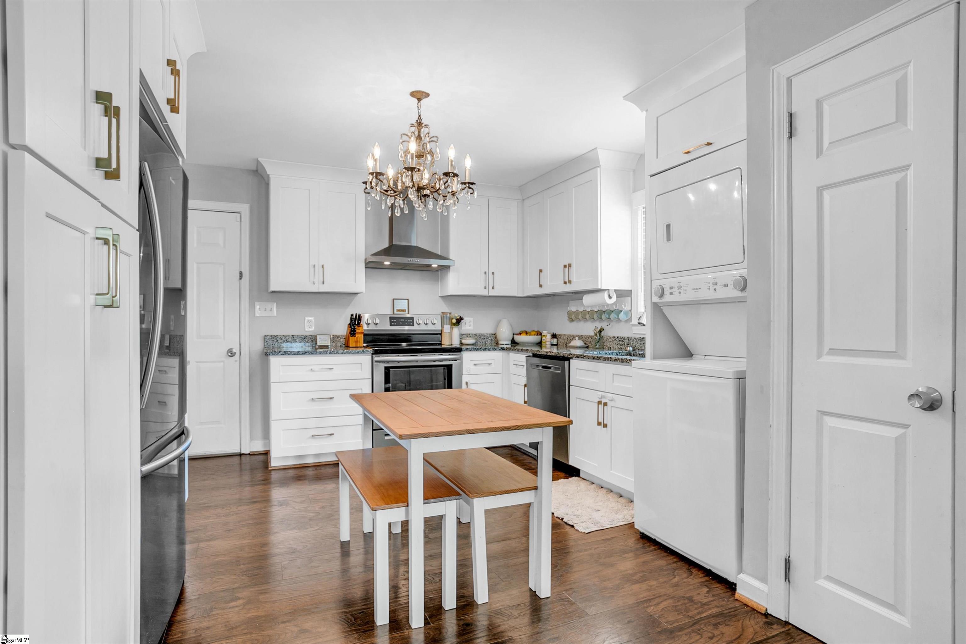 613 East Florida Street Clinton, SC 29325 - Photo 7 of 30