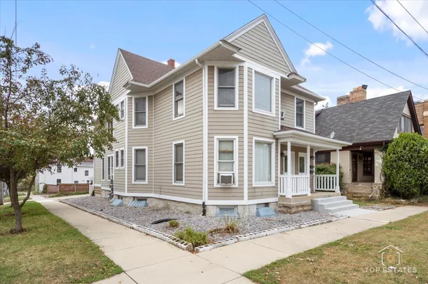$1,500 | 19 South 4th Avenue, Unit A, St. Charles, IL 60174
