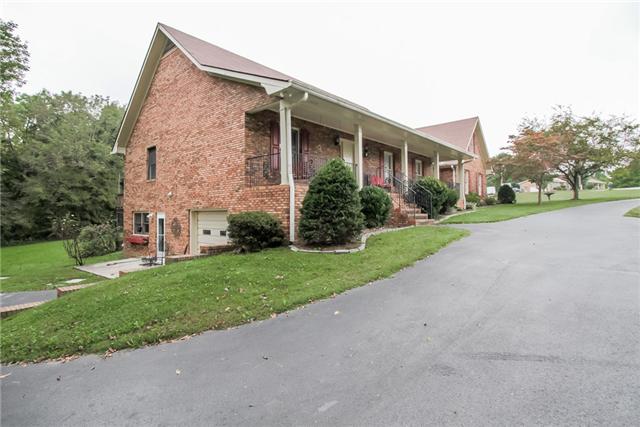 5211 Stacy Springs Road Springfield, TN 37172 - Photo 3 of 20 SIDE VIEW SHOWING APARTMENT AND GARAGE AREA