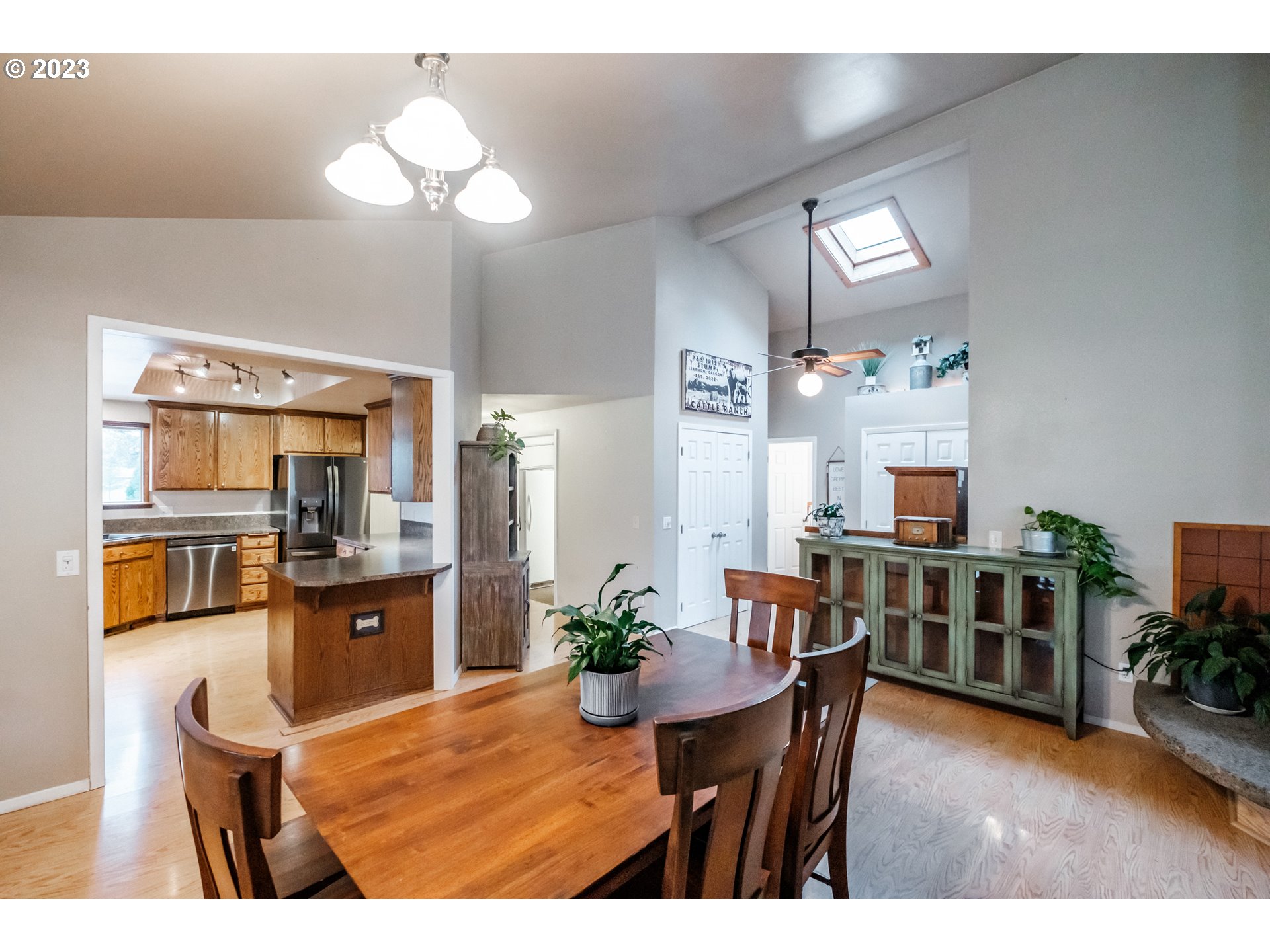 30115 Berlin Road Lebanon, OR 97355 - Photo 10 of 48 a kitchen with a table and chairs in it