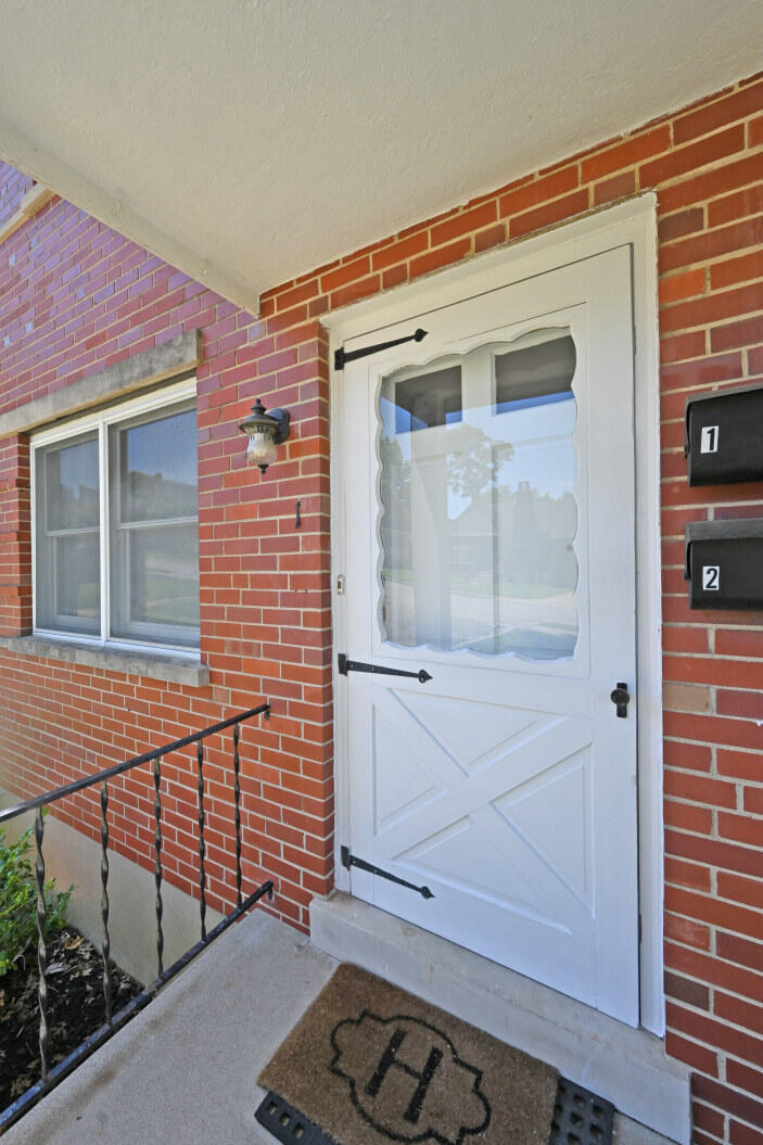 27 Pleasant Ridge Avenue, Unit 1 Fort Mitchell, KY 41017 - Photo 4 of 30