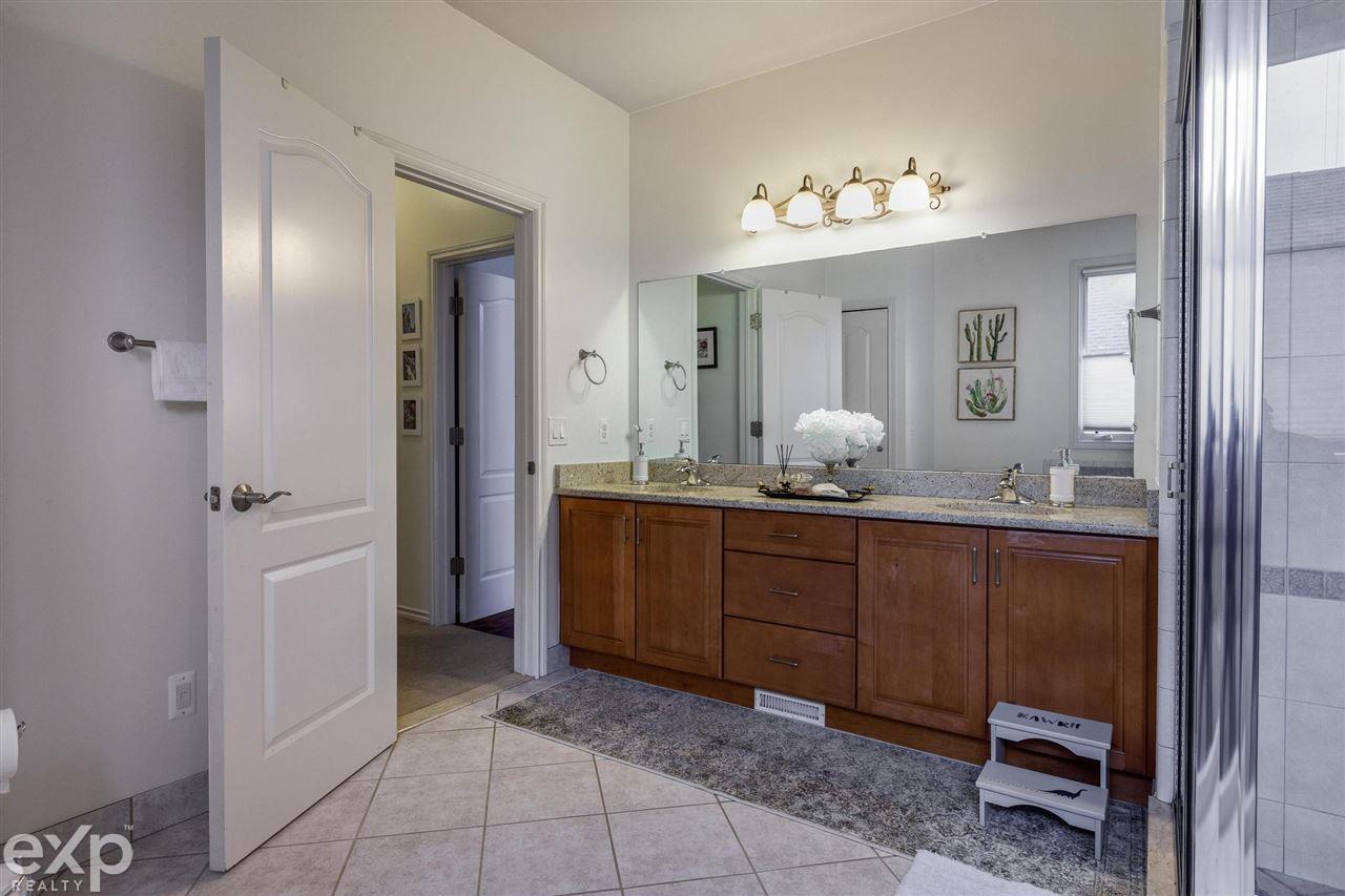 2138 Avon Lake Lane Rochester, MI 48307 - Photo 21 of 40 50064356-20.JPG