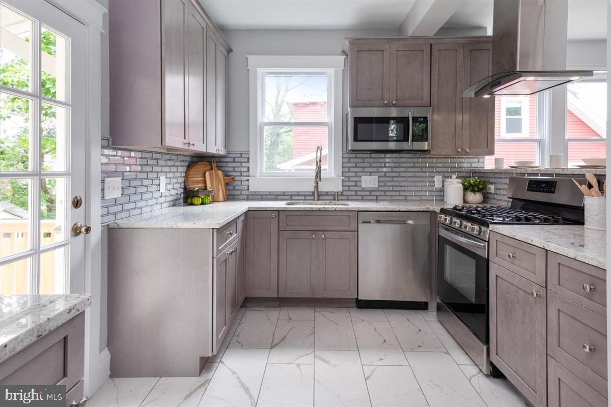 621 Plymouth Road Baltimore, MD 21229 - Photo 15 of 37 Gallery Image 15