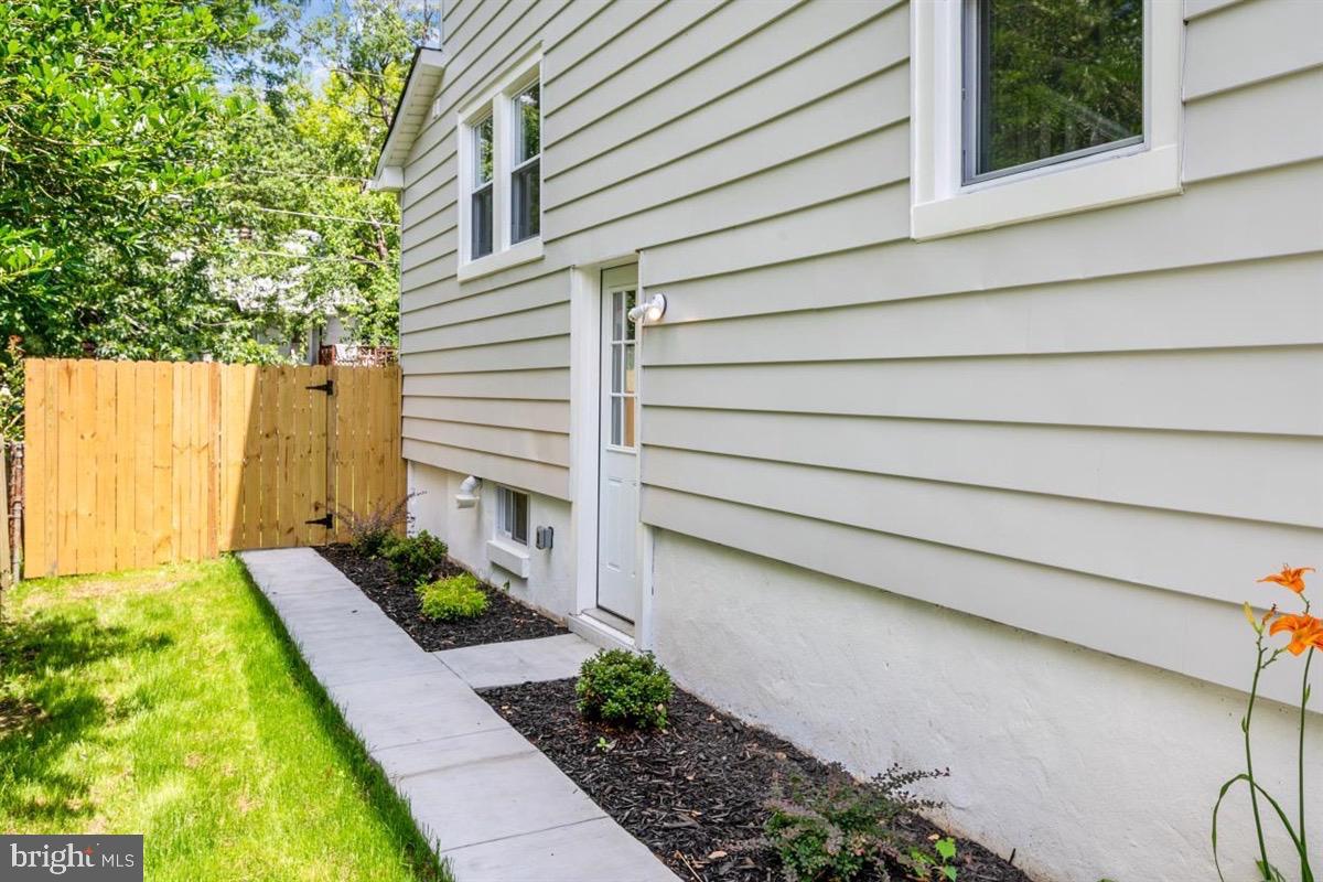 621 Plymouth Road Baltimore, MD 21229 - Photo 31 of 37 Gallery Image 31