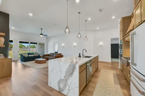 $4,800 | 1400 River Point Drive, Friendswood, TX 77546