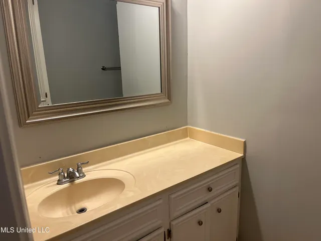 $1,900 | 143 Glenwood Drive, Madison, MS 39110