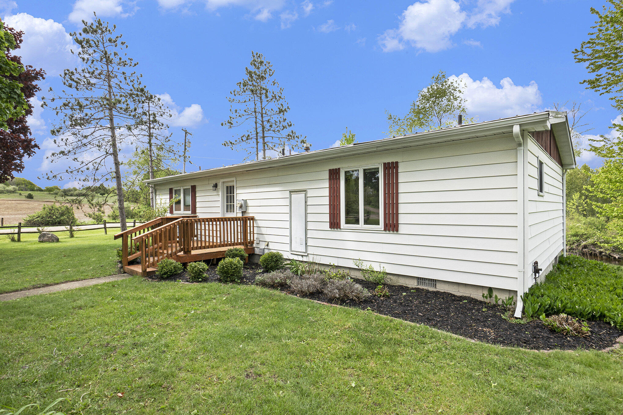 1862 19 Mile Road Barryton, MI 49305 - Photo 4 of 26 dsc01055_897