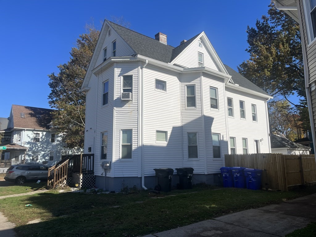 63 Beaumont Street Springfield, MA 01108 - Photo 2 of 9 Gallery Image 2