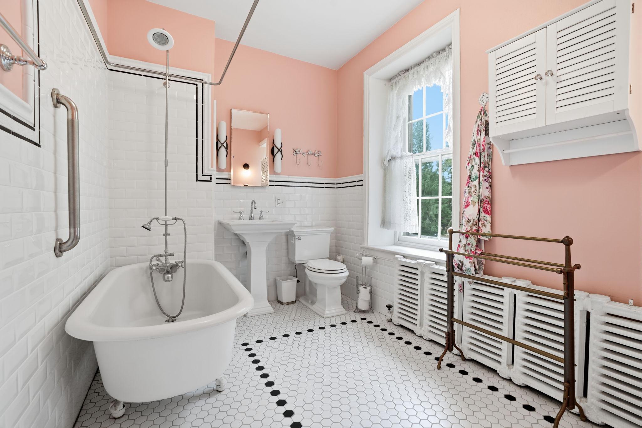 424 West Waverly Road Glenside, PA 19038 - Photo 37 of 75 Primary Bath