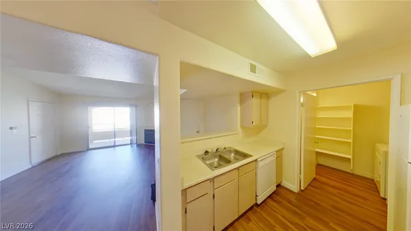 $1,350 | 7885 West Flamingo Road, Unit 2165, Las Vegas, NV 89147