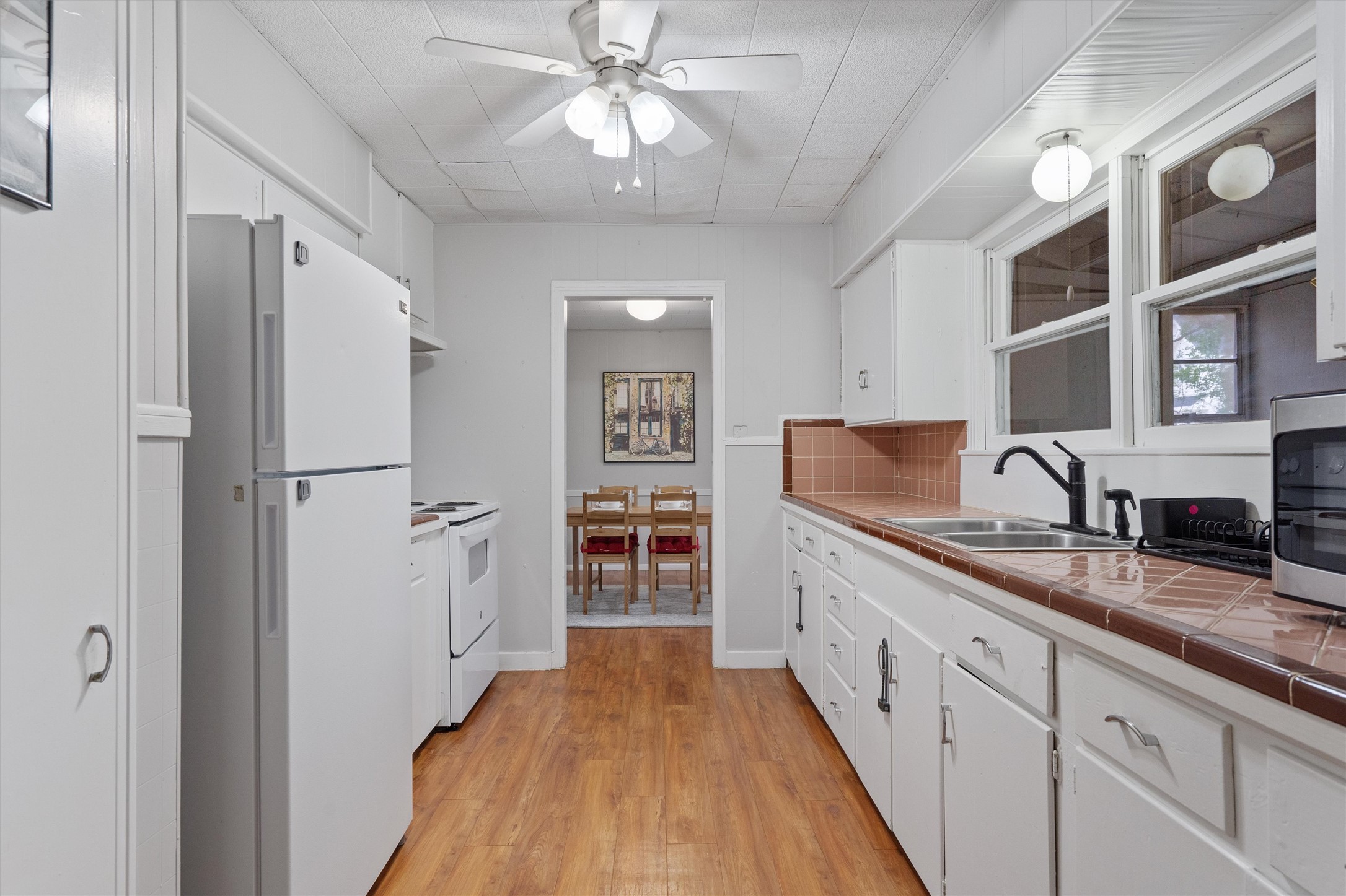 1908 West 2nd Street Taylor, TX 76574 - Photo 11 of 27