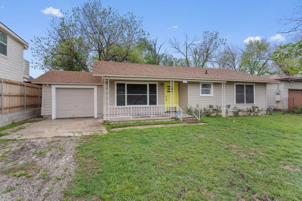 $1,650 | 1908 West 2nd Street, Taylor, TX 76574