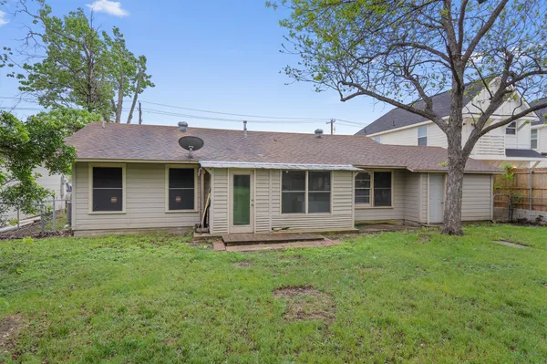 $1,650 | 1908 West 2nd Street, Taylor, TX 76574