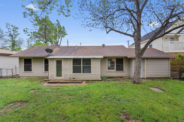 $1,650 | 1908 West 2nd Street, Taylor, TX 76574