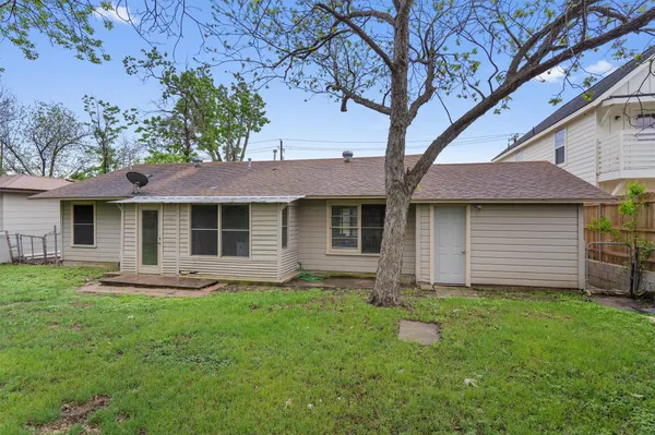 $1,650 | 1908 West 2nd Street, Taylor, TX 76574