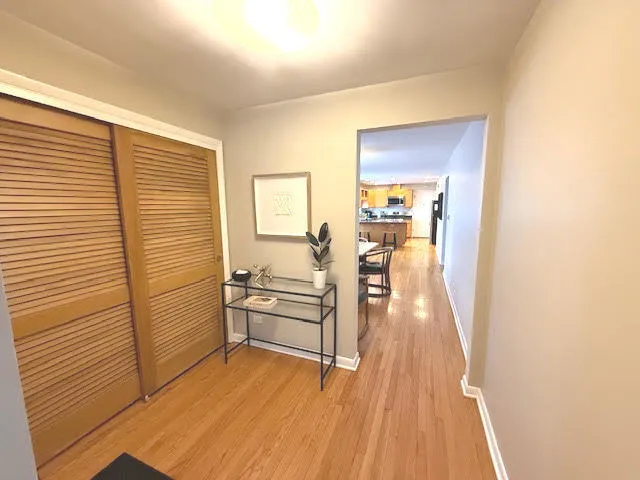 $3,000 | 556 Barton Avenue, Unit 1, Evanston, IL 60202