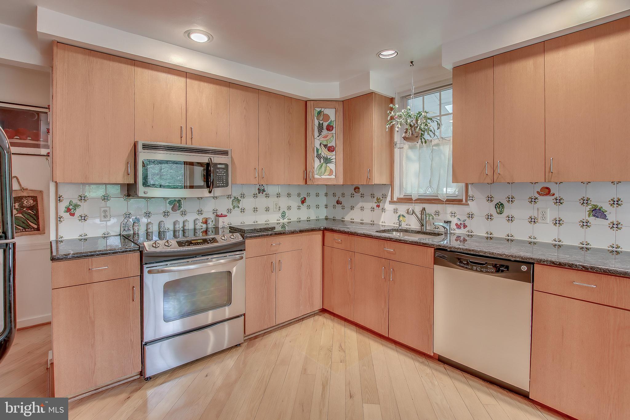 3619 Edencroft Road Huntingdon Valley, PA 19006 - Photo 15 of 22 Stainless steel appliances