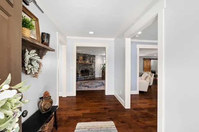 $2,500 | 2710 Colonial Drive, Dickinson, TX 77539