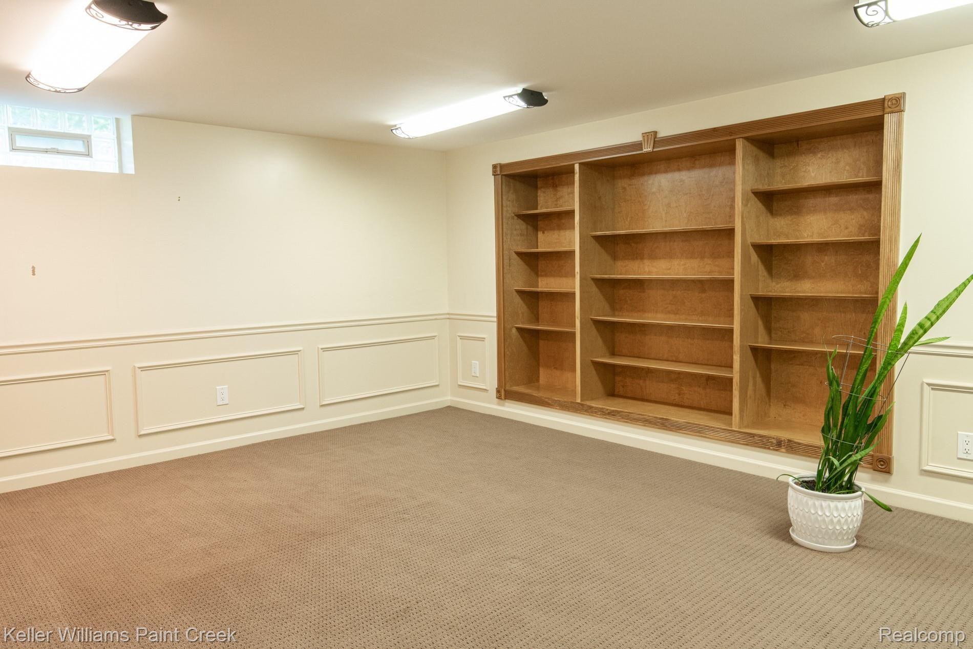 1285 East Gunn Road Rochester, MI 48306 - Photo 36 of 55 1285 E Gunn Road35.jpg
